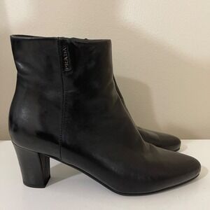 Prada Boots 38 / 8 Black Leather Ankle Pointed‎ Block Old Money Luxury Classy